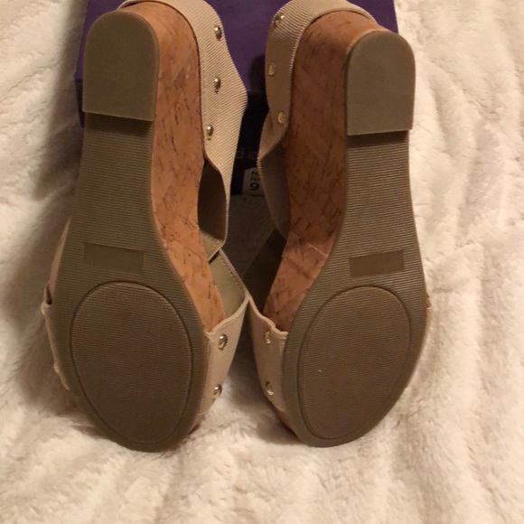 Madden Girl brand new size 9 wedge - Picture 3 of 6